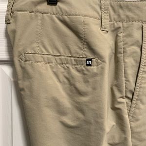 Travis Mathew Shorts Sz 34